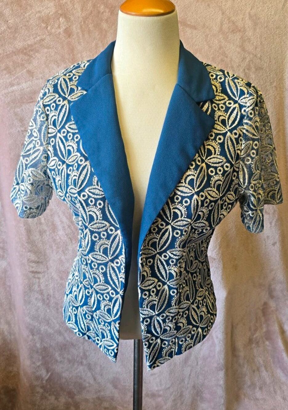 Clara Women’s Blue/White Floral Open Front Short Sleeve Collared Jacket L